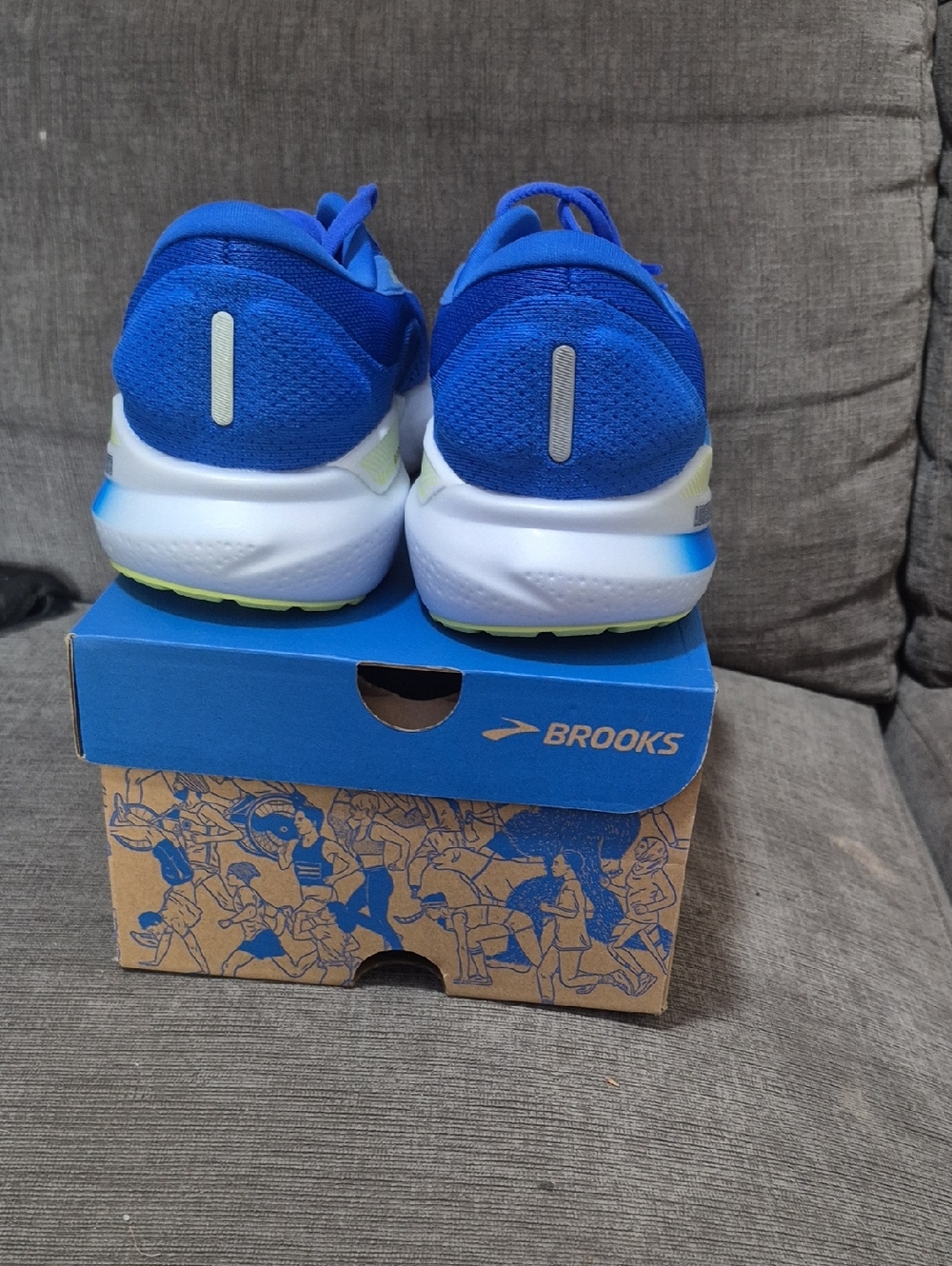 Brooks Adrenaline GTS 24 Men’s 9 D Cobalt Neo Yellow Peacoat NIB - Picture 2 of 5